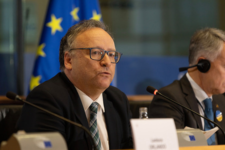 MEP Francisco Assis speaks during the FOFI meeting, warning that the recent executions of PMOI supporters signal the possibility of a new mass killing and urging the EU to halt diplomatic relations with Tehran until executions stop. At the Friends of a Free Iran (FOFI) Conference, lawmakers, former prime ministers, and international delegates joined Maryam Rajavi, President-elect of the National Council of Resistance of Iran (NCRI), to discuss EU policy toward Iran and the need for a principled approach supporting democratic change. Participants highlighted the importance of recognizing the NCRI’s platform, strengthening Europe’s response to Tehran’s policies, and advancing a unified strategy toward a democratic future for Iran.