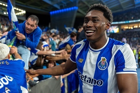 FC Porto’s player SamuSamu Omorodion Aghehowa celebrates during the Liga Portugal match between FC Porto and Alverca at Estádio do Dragão. Final scores; FC Porto 1-0 Alverca.