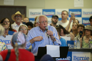 SOPA Images - Gallery - Bernie Sanders campaign office in Council ...