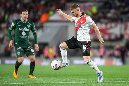 Lucas Beltran (R) of River Plate seen in action during a match between River Plate and Sarmiento as part of Liga Professional 2022 at Estadio Monumental Antonio Vespucio Liberti.
(Final Score: River Plate 1:2 Sarmiento)