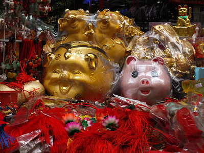 Golden replica and figurines of pigs seen displayed in Chinatown Binondo, in Manila during the preparation.
Filipino Chinese prepare for Chinese New Year with their customs and traditions, in the Philippines. They believe that it will bring good fortune and prosperity this year 2019, the year of the earth pig.