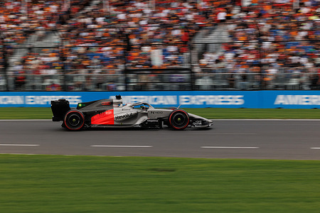 Nico Hulkenberg of Germany drives the (27) Audi Revolut F1 Team R26 during the qualifying ahead of the F1 Grand Prix of Australia at the Albert Park Grand Prix Circuit.