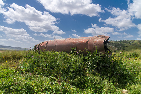 A huge fragment of an Iranian ballistic missile landed near Modiin an Israeli rural area in central Israel, without causing any damage or casualties