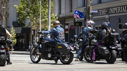 Motorcyclists arrive for the “Broken Roads” rally. Motorcycle riders and supporters gather for the “Broken Roads” rally, a protest organized by motorcycle clubs to highlight deteriorating road conditions and inadequate maintenance that is contributing to fatal crashes and vehicle damage. Demonstrators call on governments to address what they describe as “broken roads, broken promises,” demanding urgent action to create and maintain safer infrastructure to prevent further loss of life.