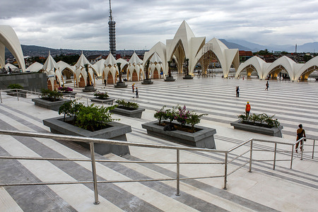 Workers clean the area in front of the Al-Jabbar Mosque in Bandung. The Masjid Raya Al-Jabbar mosque can accommodate 20,000 worshippers and will be inaugurated on Friday, December 30, 2022.