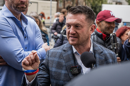 Tommy Robinson arrives at the Westminster Magistrates Court for the second day of this trial. The far-right activist is back in court facing terrorism charges for refusing to give his phone pin to counter-terrorism police in order to protect ‘journalistic material’. If found guilty, he could be jailed for up to three months and or receive a £2300 fine.