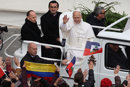 After the audience, Pope Leo XIV leaves the square and greets the faithful with the Venezuelan flag. Pope Leo XIV presided over the last Wednesday audience on the last day of the year at St. Peter's Square.