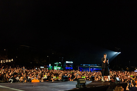Grian Chatten of Fontaines D.C. performs live at Primavera Sound Porto 2025, delivering a striking set.