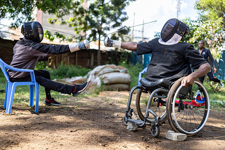 Members of Kenya’s para fencing team, Gregory Omondi and Kilonzo George seen training bout drills during training at Kiamaiko open grounds. Kenya’s para fencing team trains at the Moi International Sports Centre, Kasarani in Nairobi ahead of the 2026 Para World Cup to be held from May 27 to 30 in Bradenton, Florida, USA, as a young squad prepares to face some of the world’s top para fencers.