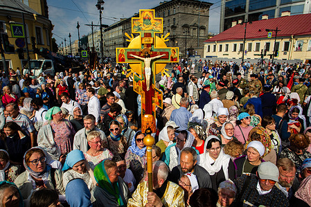 Believers are seen at Alexander Nevsky Square during the Day of Transferring the Relics of the Holy Blessed Prince Alexander Nevsky to St. Petersburg. On September 12, a religious procession was held dedicated to the Day of Transferring the Relics of the Holy Blessed Prince Alexander Nevsky to St. Petersburg. A festive service was held under the leadership of Metropolitan Barsanuphius. Thousands of people carried the Kazan Icon of the Mother of God along Nevsky Prospekt, which was closed to traffic. Also, for the holiday, His Holiness Patriarch Kirill of Moscow and All Rus' arrived in St. Petersburg to lead the celebrations in the Alexander Nevsky Lavra.
