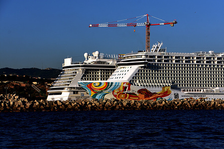 The "Norwegian Getaway" cruise ship at the port of Marseille.
While the company Costa extends the suspension of its cruises until August 15, 2020 due to the pandemic of coronavirus, many cruise ship are waiting for the resumption of activities at the port of Marseille.