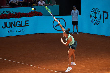 Ann LI of the USA plays against Iga Swiatek of Poland (not in view) during the Mutua Madrid Open tennis tournament in Madrid. Victory of Iga Swiatek, 6 - 7, 6-2, 3-0