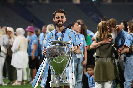 Bernardo Silva of Manchester City seen with trophy during the UEFA Champions League final match between Manchester City and Inter at Ataturk Olympic Stadium. Final Score; Manchester City 1:0 Inter. Final Score; Manchester City 1:0 Inter.