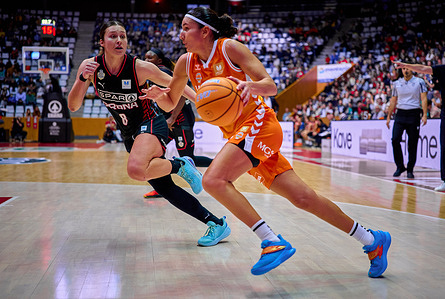 Hind Ben Abdelkader of Valencia Basket Club and Marta Canella of Spar Girona seen in action during the Spanish Women's Basketball League, Liga Femenina Endesa, gameday 12 between Spar Girona and Valencia Basket Club at Fontajau Pavilion. Final scores: Spar Girona 96-68 Valencia Basket Club