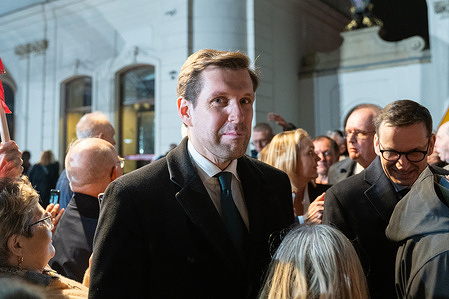 Tobiasz Bochenski, former PiS candidate for president of Warsaw, participates in the March of Remembrance of the Victims of the Smolensk Disaster On the 14th anniversary, approximately 2,000 people took part in the March of Remembrance of the Victims of the Smolensk Disaster. While participating in the demonstration, they shouted that this disaster was an attack. The Smolensk air disaster was a Tupolev Tu-154 aircraft operating Polish Air Force Flight 101 who crashed near the Russian city of Smolensk.