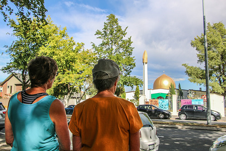 Two tourists in Christchurch stand opposite the Al Noor Mosque, they said they were shocked to hear someone had made terror threats to be carried out on the Mosque, on the upcoming March 15th anniversary.
A 27-year-old man has been remanded in custody after making terror threats to use car bombs to blow up Mosques up on the upcoming March 15th anniversary of the 2019 attacks that killed 51 worshippers.