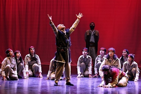 The renowned Kurdish theater actor Yavuz Akkuzu performs during the show at Sezai Karakoc Cultural Center. The famous Kurdish epic Morasin (also spelled Moraşîn) is a central highlight of the 11th International Amed Theater Festival, organized by the Diyarbakir Metropolitan Municipality between April 22 and May 2, 2026. Staged by the Diyarbakir City Theatre (DBŞT), the play is written and directed by the renowned Iranian-Kurdish director and playwright Dr. Ghotbedin Sadeghi. And the play tells the epic story of two lovers separated by poverty and war.