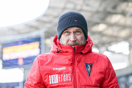 Coach Thomas Thomasberg of Pogon Szczecin seen during Polish League PKO BP Ekstraklasa 2025/2026 football match between Motor Lublin and Pogon Szczecin at Motor Lublin Arena. Final score Motor Lublin 2 : 1 Pogon Szczecin.