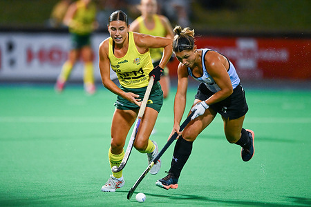 Shanea Tonkin (L) of Australia National Women's field hockey team and Agustina Gorzelany (R) of Argentina National Women's field hockey team in action during the 2022/23 International Hockey Federation (FIH) Women's Pro-League match between Australia and Argentina at Tasmanian Hockey Centre. Final score; Argentina 1:0 Australia