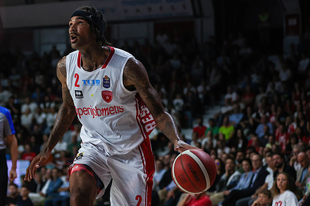 Willie Cauley-Stein #2 of Pallacanestro Varese OpenJobMetis seen in action during the LBA Lega Basket A 2023/24 Regular Season game between Pallacanestro Varese OpenJobMetis and Estra Pistoia at Itelyum Arena. Final score; Varese OJM 83:82 Estra Pistoia.