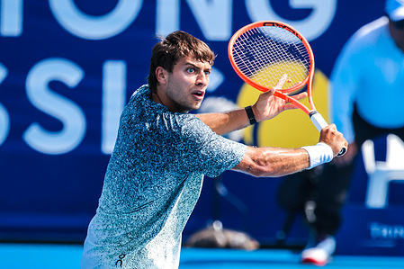 Flavio Cobolli of Italy plays Li Tu of Australia on Day 3 of the 2026 Kooyong Classic Flavio Cobolli won 3-6, 6-7