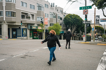 People stroll down Buchanan Street, with the colorful shops and restaurants of Japantown in the background. San Francisco's Japantown is a vibrant and historic neighborhood, with a rich cultural heritage that draws visitors from all over the world. From its beautiful gardens and unique shops to its delicious food and lively festivals, Japantown is a must-visit destination for anyone interested in exploring the city's diverse and fascinating culture. Located just a few blocks from Union Square, Japantown is a bustling enclave that has been a hub of Japanese-American life in San Francisco for over a century. Today, the neighborhood is home to a diverse array of businesses, including restaurants, specialty stores, and cultural centers.