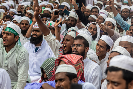 Members of the Hefazat-e-Islam Bangladesh hold a grand rally demanding justice for atrocities during the Awami League regime. Hefazat-e-Islam Bangladesh is holding its grand rally demanding justice for atrocities during the Awami League regime. They have placed demands at the rally cancellation of the Women’s Affairs Reform Commission’s report for allegedly going against the Quran and Sunnah, restoration of ‘full faith in Allah’ in the constitution, withdrawal of all false cases filed during the Awami League’s rule, trial for the May 5, 2013 Shapla Chattar killings and an end to the persecution of Muslims in Palestine and India.
