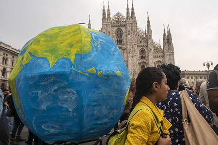 A replica of planet earth during the protest.
Students from High school and universities in Milan participated in the World Strike call of Friday for Future. The movement, started with the protest of a 16 year old Swedish activist Greta Thunberg, also spread in Italy, where the Ministry for Education recommended a day off for students.