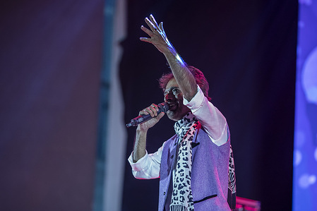 West Bengal’s popular singer Nachiketa Chakraborty, simply known as Nachiketa, performs live during his concert at the auditorium of Krishibid Institution in Dhaka.