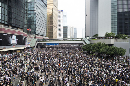 Thousands of protesters occupied the roads near the Legislative Council Complex in Hong Kong to demand to government to withdraw extradition bill. The Hong Kong government has refused to withdraw or delay putting forward the bill after hundreds of thousands of people marched against it on Sunday.