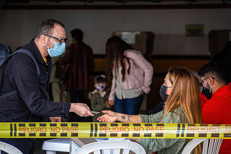 A voter presents his documentation to vote in the presidential elections. Colombian voters went to the polls on May 29 to choose a new president. After the dissatisfaction with the previous government, many Colombians were hopeful that change will be coming. However, at the end of election day, Gustavo Petro, representative of the Colombian Left, had more votes than any other candidate but did not exceed 50 percent. This means that there will be a second election on June 19 to decide between Petro and Rodolfo Hernandez, who came in second place in this election.