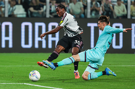 Jonathan David of Juventus FC seen in action during Serie A 2025/26 football match between Juventus FC and Bologna FC at Allianz Stadium in Turin - Juventus FC 2 -0 Bologna FC