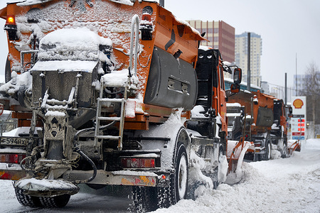 A column of snow-removing equipment make their way through a snow-covered street in Moscow.
Snowfall on Friday, February 12, broke the daily record for that day, which was recorded in 1973. Forecasters previously warned that a large amount of rainfall will also fall on Saturday night.