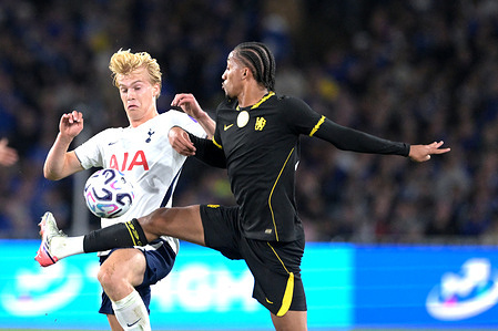Lucas Bergvall (L) of Tottenham Hotspur and Joao Pedro (R) of Chelsea FC seen in action during the 2026 Sydney Super Cup match between Chelsea FC and Tottenham Hotspur held at the Accor Stadium. Final score; Chelsea 1:2 Tottenham Hotspur.