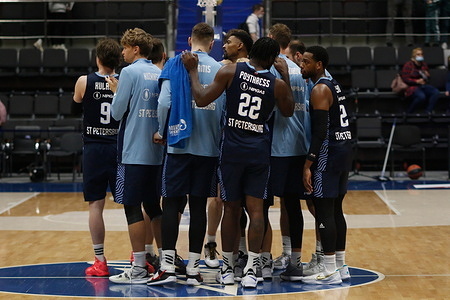 Alex Poythress (No.22), Jordan Loyd (2) of Zenit are seen during the Turkish Airlines Euroleague basketball match between Zenit Saint Petersburg and FC Bayern Munich at Sibur Arena in Saint Petersburg.
(Final score; Zenit 79:71 Bayern)