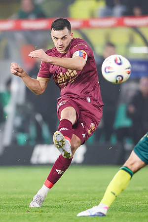 Patryk Dziczek of Piast Gliwice seen in action during Polish League PKO BP Ekstraklasa 2025/2026 football match between GKS Katowice and Piast Gliwice at Arena Katowice. Final score Korona Kielce 1 : 3 Piast Gliwice.