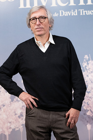David Trueba poses at the photocall of the film 'Siempre es invierno', at the Princesa cinema in Madrid.