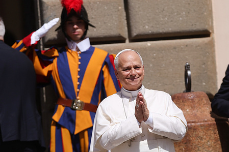 Pope Leo XIV bids farewell to the faithful in the square for his final meeting in Castel Gandolfo. Pope Leo XIV leads the Angelus prayer from the papal residence overlooking Piazza della Liberta in Castel Gandolfo, addressing the faithful and pilgrims who have come from various locations to participate in the traditional Sunday gathering. At the conclusion of the prayer, the Pontiff greets those present and imparts his apostolic blessing.