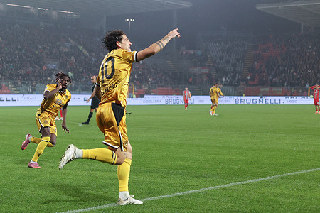 Nicolo Zaniolo of Udinese celebrates after scoring a goal during the SERIE A match between Cremonese and Udinese at Stadio Giovanni Zini. Final score; Cremonese 1:1 Udinese.