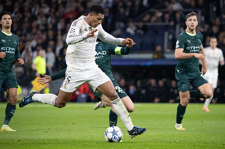 Jude Bellingham of Real Madrid seen in action during the UEFA Champions League match between Real Madrid and Manchester City at the Santiago Bernabéu Stadium. Final score Real Madrid 1 : 2 Manchester City