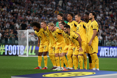 Team of Borussia Dortmund is seen during the UEFA Champions League 2025/2024 match between Juventus FC and Borussia Dortmund at Allianz Stadium. FInal Score; Juventus FC 4:4 Borussia Dortmund.