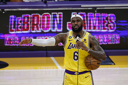 Los Angeles Lakers forward LeBron James celebrates after scoring to pass Kareem Abdul-Jabbar to become the NBA's all-time leading scorer during an NBA basketball game against the Oklahoma City Thunder.
Final scores; Thunder 133:130 Lakers