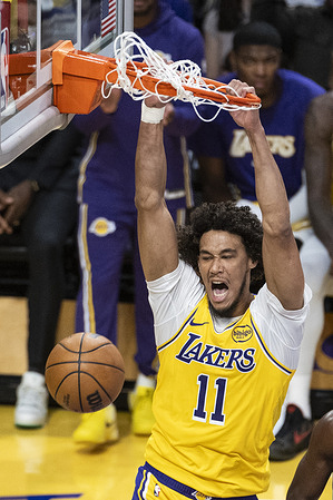 Los Angeles Lakers’ Jaxson Hayes #11 dunks against the Golden State Warriors during an NBA basketball game at Crypto.com Arena. Final score; Warriors 119:109 Lakers
