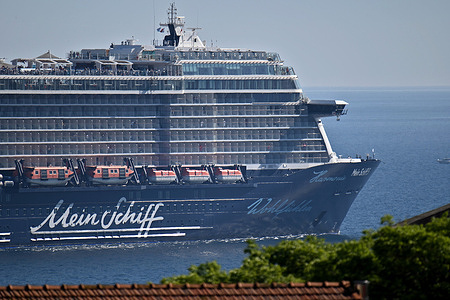 View of the Mein Schiff 5 leaving Marseille. The liner Mein Schiff 5 cruise ship leaves the French Mediterranean port of Marseille.