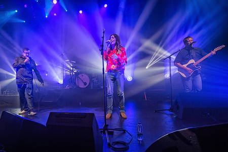 Paul Heaton & Jacqui Abbott (from The Housemartins and The Beautiful South) perform in Dublin's Olympia Theatre.