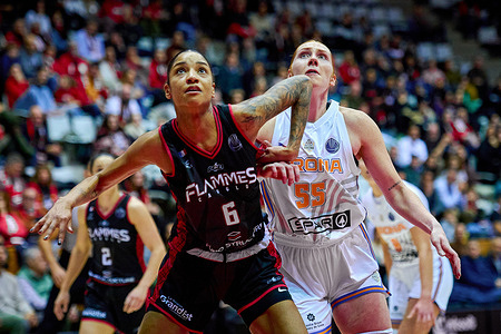 Maia Hirsch of Flammes Carolo Basket and Chloe Bibby of Spar Girona seen during match of the EuroLeague Women Basketball regular season second round on group E between Spar Girona (ESP) and Flammes Carolo Basket (FRA) at Fontajau Pavilion. Final score Spar Girona 89 : 58 Flammes Carolo Basket