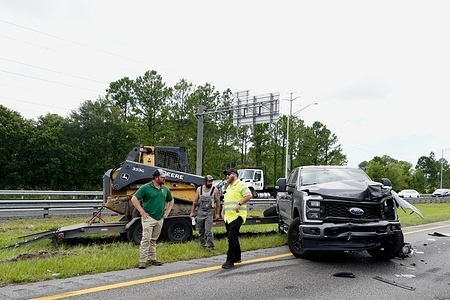 A car accident snarles traffic on the outer loop of Interstate 295 near the University of North Florida in Jacksonville. Police have not yet released any additional information about the crash.