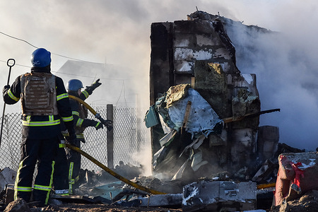 Ukrainian State Emergency Service firefighters put out a fire after the Russian shelling hit suburban area in Zaporizhzhia. On the night of March 31, the Russian occupying army shelled Zaporizhzhia with MLRS (Multiple Launch Rocket System). As the Ukrainian News Agency earlier reported, in addition, during the night, the aggressor country, the Russian Federation, launched 10 Shahed attack drones over Ukraine, 9 of which were destroyed by the air defense forces.