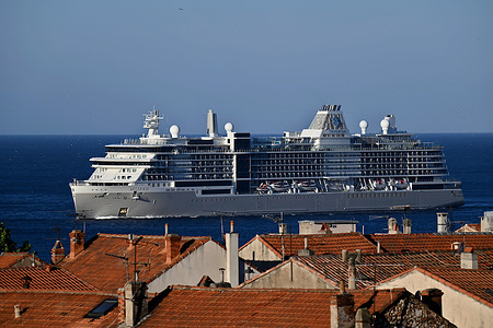 View as the passenger cruise ship Silver Ray arrives at the French Mediterranean port.