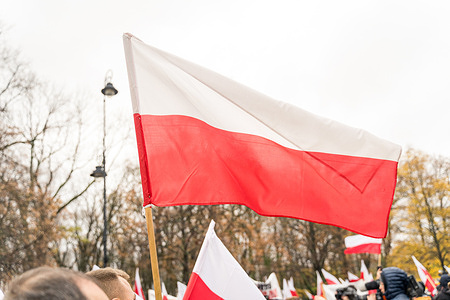 Protesters wave polish flags and shout slogans during the demonstration. Around 600 people, mainly tobacco growers, gathered in front of the Polish Prime Minister’s Office in Warsaw to protest against WHO recommendations on tobacco cultivation. Demonstrators called on the government to oppose what they see as harmful proposals from the WHO and the European Commission. A stage was set up for speeches, accompanied by loud sirens and whistles. Protesters carried Polish flags and banners reading “WHO is evil,” “Tobacco gives us bread, not smoke,” and “The EU burns our future.”